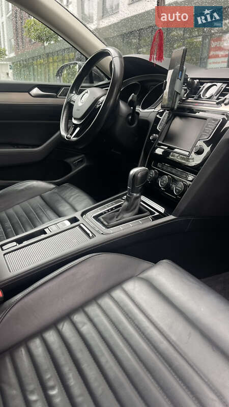 Универсал Volkswagen Passat 2017 в Сваляве