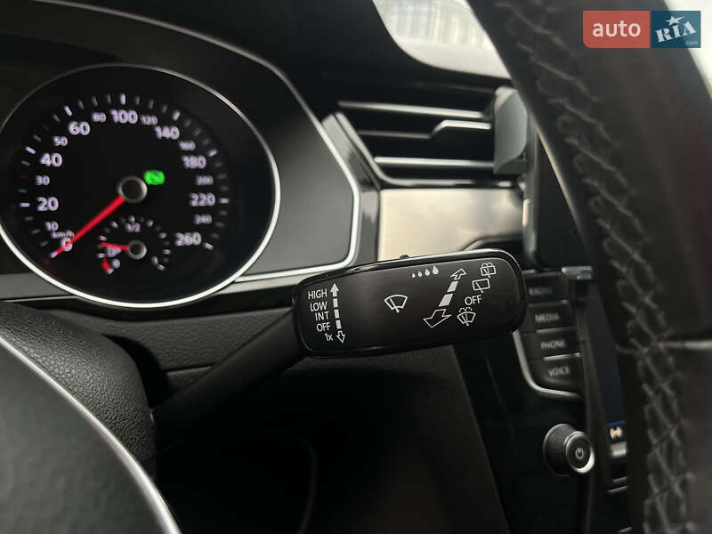 Универсал Volkswagen Passat 2017 в Сваляве