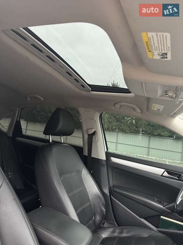 Седан Volkswagen Passat 2012 в Луцке