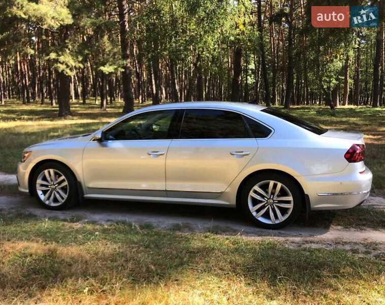 Седан Volkswagen Passat 2017 в Чернігові