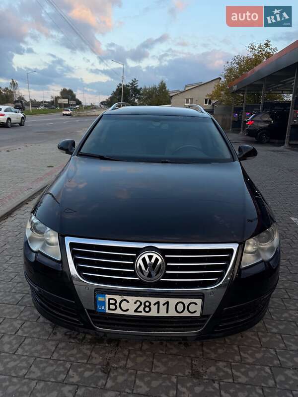 Універсал Volkswagen Passat 2009 в  фото Універсал Volkswagen Passat 2009 в