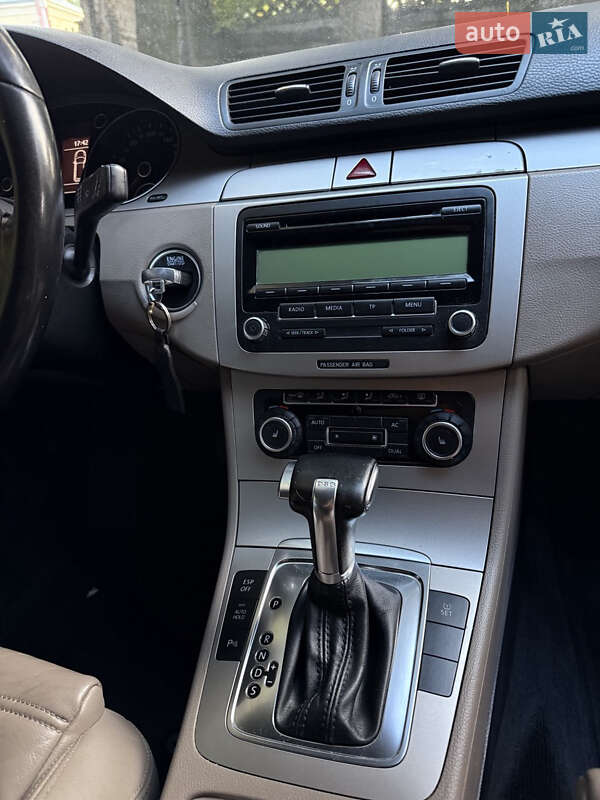 Універсал Volkswagen Passat 2009 в Львові