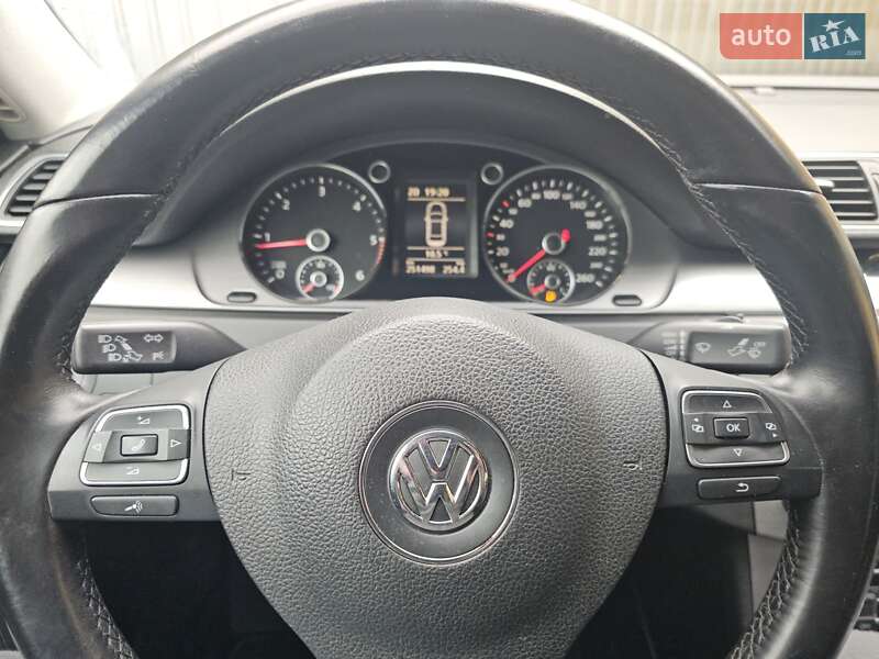 Седан Volkswagen Passat 2012 в Стрые фото 36 Седан Volkswagen Passat 2012 в Стрые