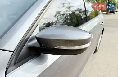 Седан Volkswagen Passat 2014 в 