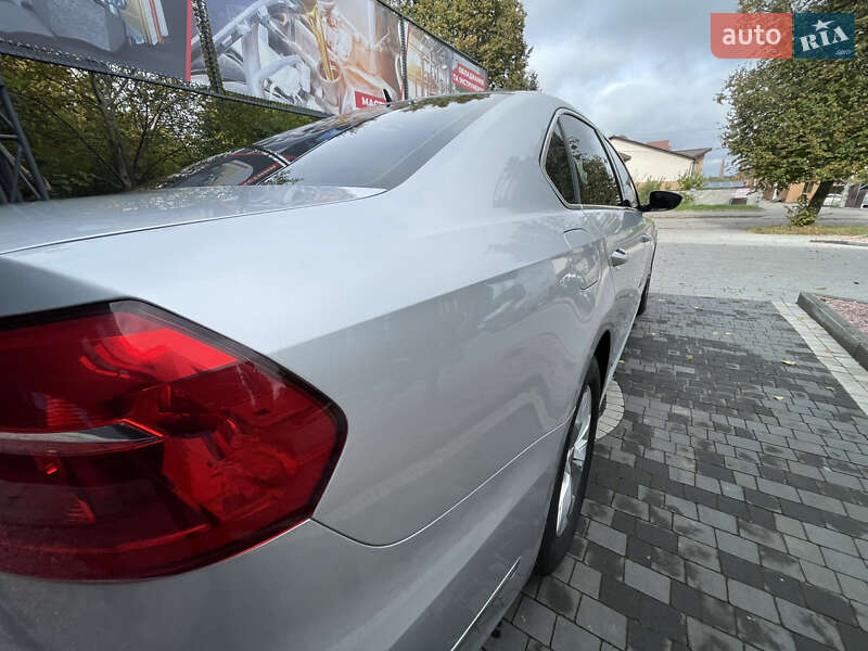 Седан Volkswagen Passat 2016 в Ровно