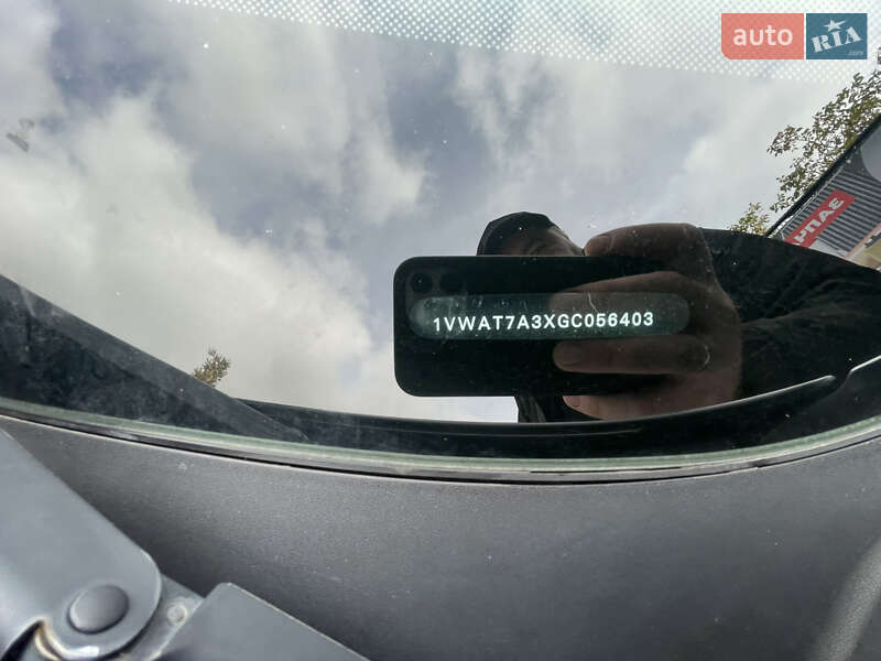 Седан Volkswagen Passat 2016 в Ровно