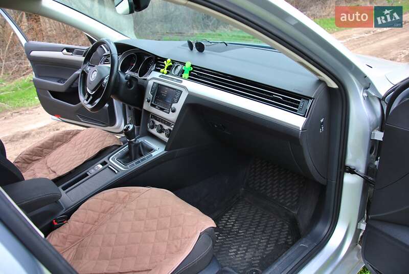 Седан Volkswagen Passat 2016 в Вінниці