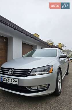 Седан Volkswagen Passat 2015 в Золочеві