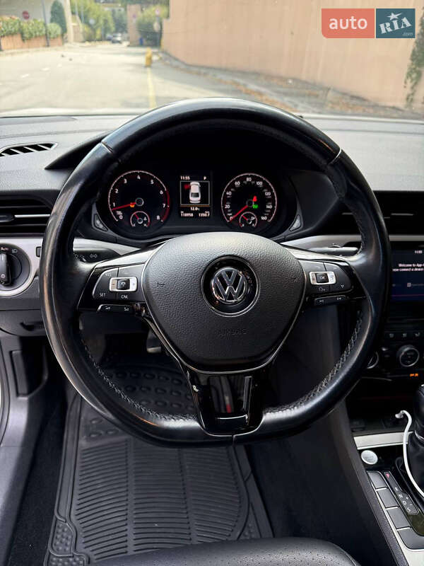 Седан Volkswagen Passat 2020 в Киеве
