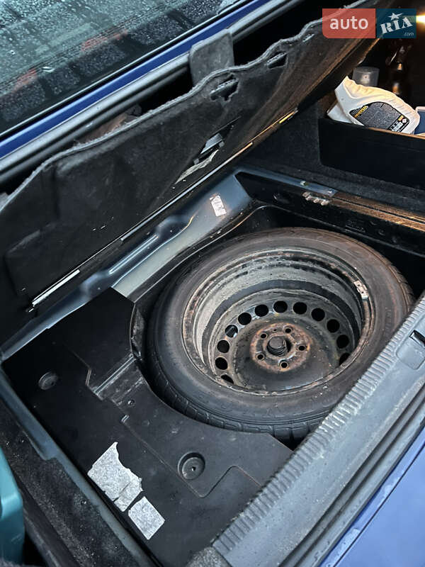 Седан Volkswagen Passat 2005 в Львові