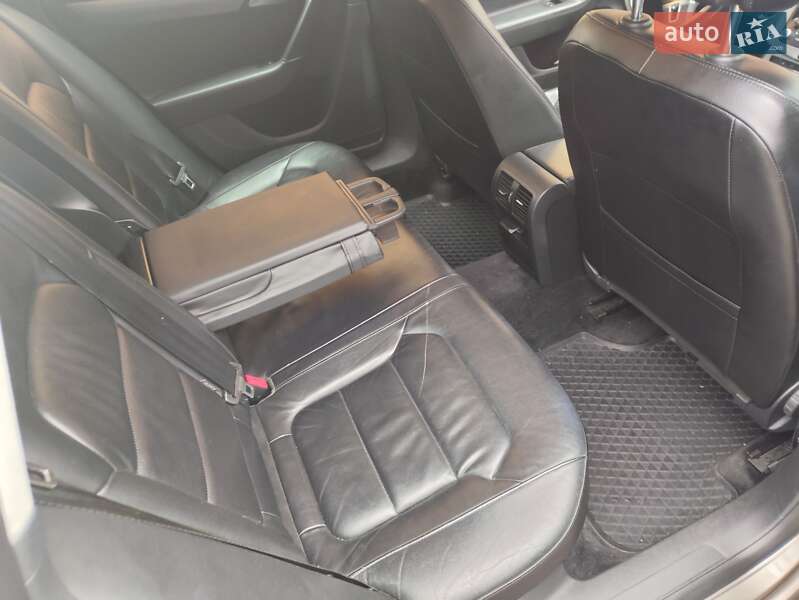 Универсал Volkswagen Passat 2012 в Тетиеве