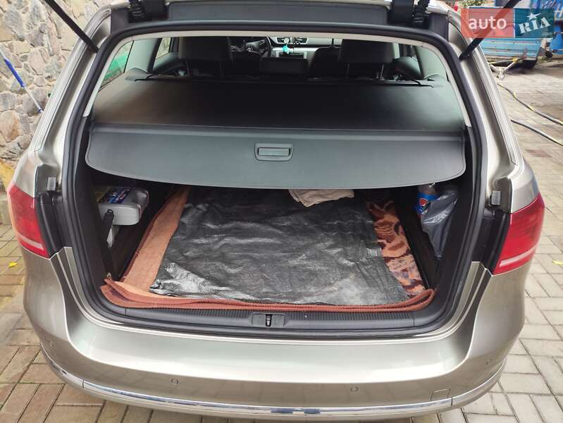Универсал Volkswagen Passat 2012 в Тетиеве