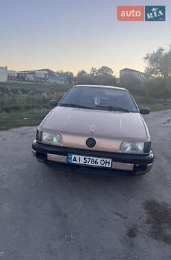 Седан Volkswagen Passat 1988 в Кагарлыке