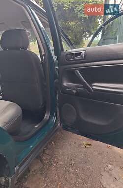 Универсал Volkswagen Passat 1999 в 