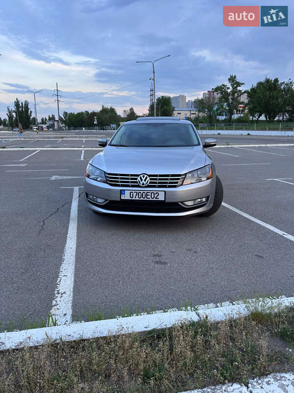 Седан Volkswagen Passat 2012 в Киеве
