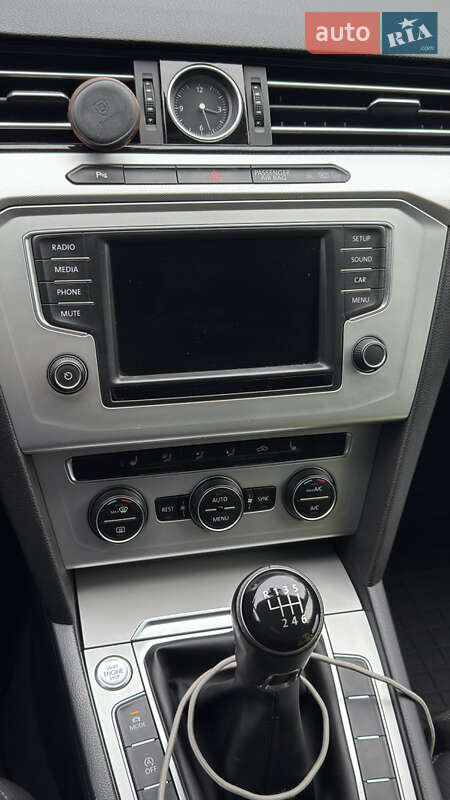 Універсал Volkswagen Passat 2015 в Ірпені
