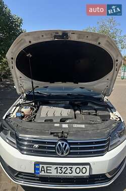 Универсал Volkswagen Passat 2011 в 