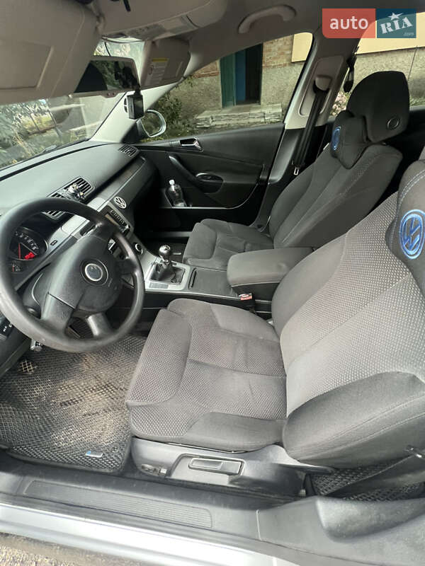 Універсал Volkswagen Passat 2005 в Семенівці