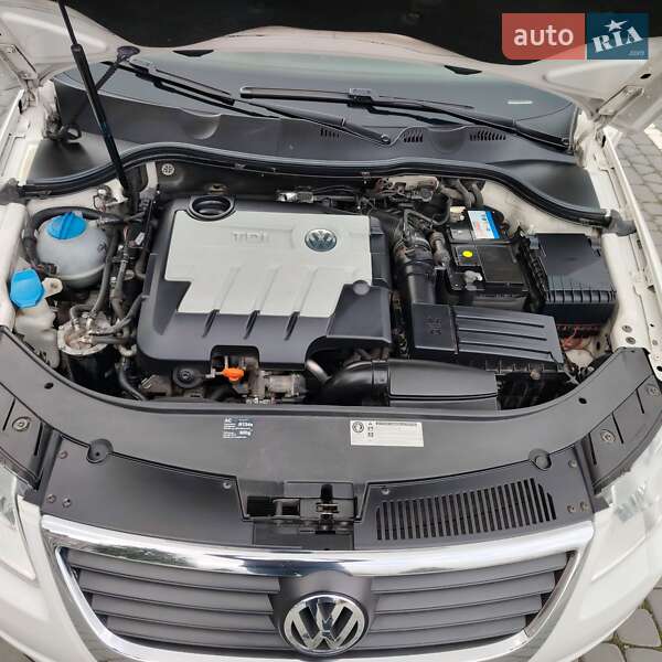 Универсал Volkswagen Passat 2010 в Луцке