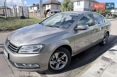 Седан Volkswagen Passat 2013 в 