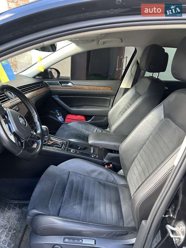 Седан Volkswagen Passat 2018 в Шепетовке