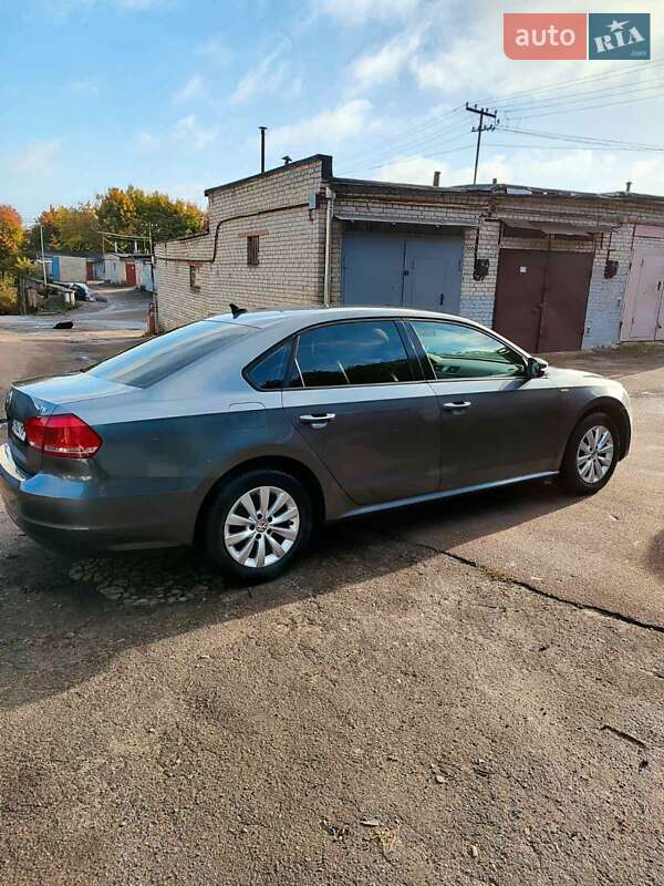Седан Volkswagen Passat 2014 в Львові