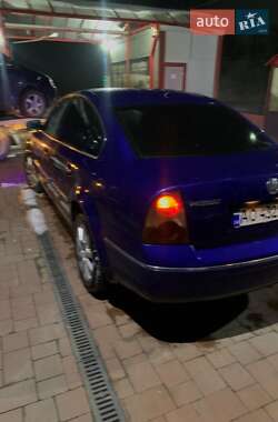 Седан Volkswagen Passat 2002 в 