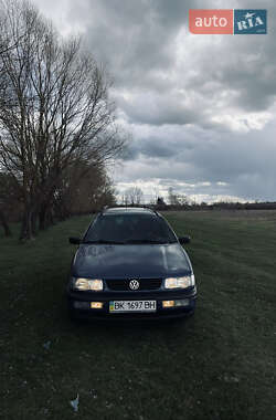 Универсал Volkswagen Passat 1995 в Киеве