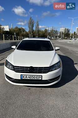 Седан Volkswagen Passat 2012 в Киеве
