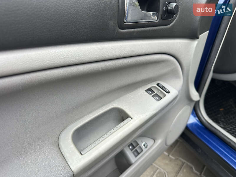 Седан Volkswagen Passat 2002 в Тернополе
