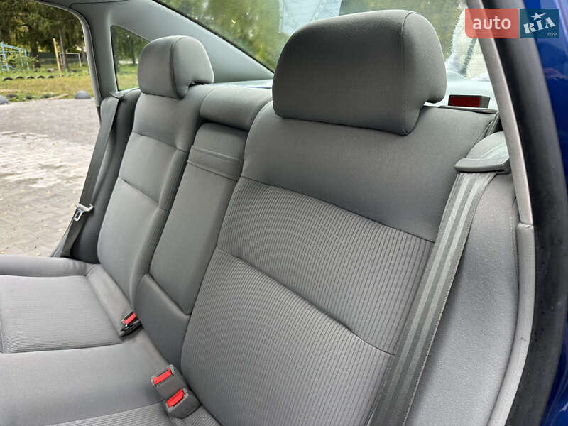 Седан Volkswagen Passat 2002 в Тернополе