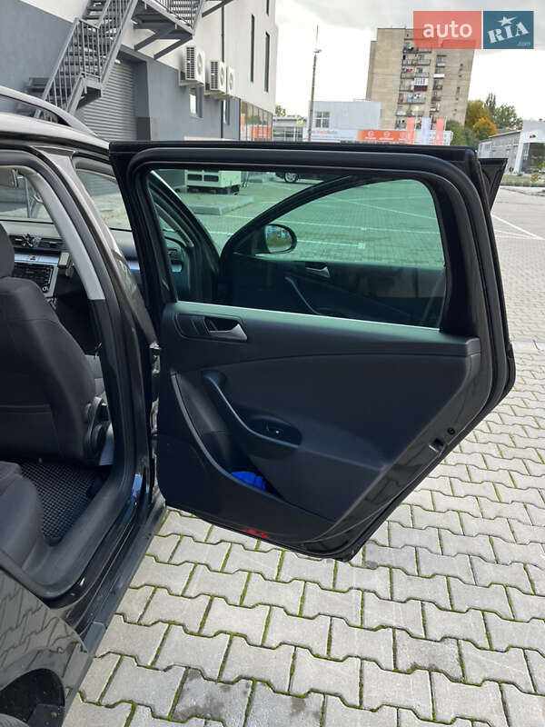 Універсал Volkswagen Passat 2010 в Хмельницькому