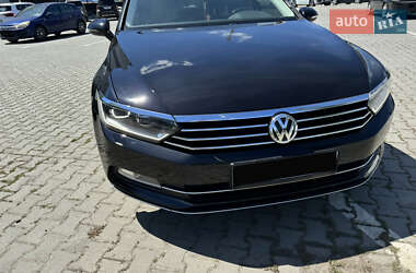 Седан Volkswagen Passat 2017 в Ивано-Франковске