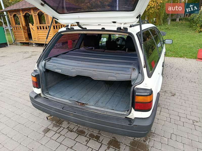 Універсал Volkswagen Passat 1989 в Чернівцях