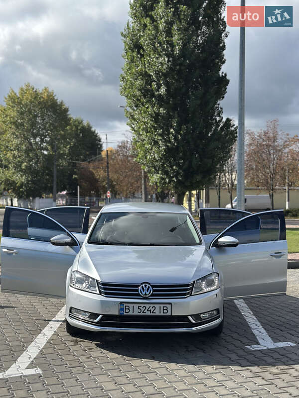 Седан Volkswagen Passat 2011 в Кременчуці
