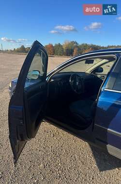 Седан Volkswagen Passat 2004 в Александровке