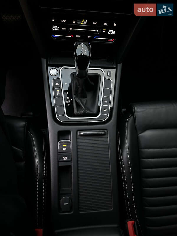 Седан Volkswagen Passat 2019 в Киеве