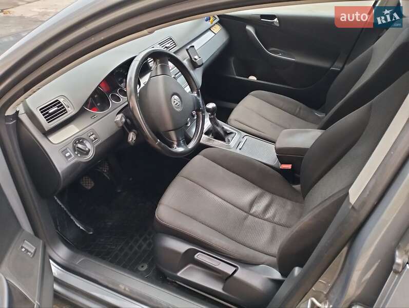 Универсал Volkswagen Passat 2006 в Ровно