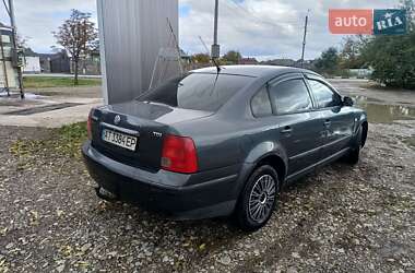 Седан Volkswagen Passat 2000 в 