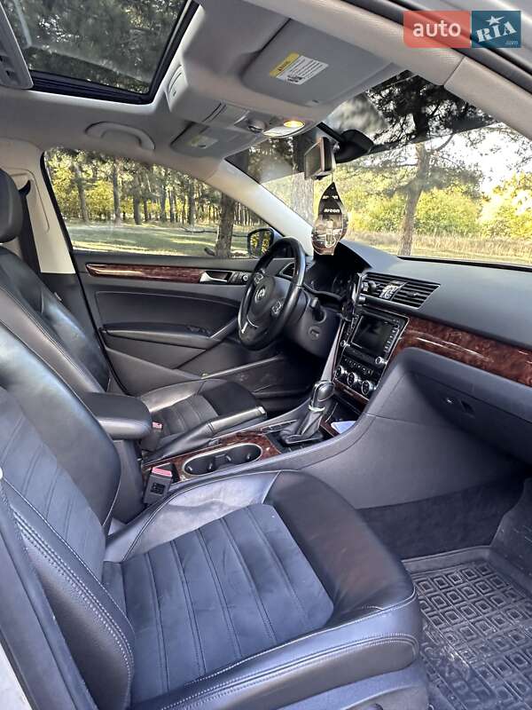 Седан Volkswagen Passat 2012 в Кропивницком