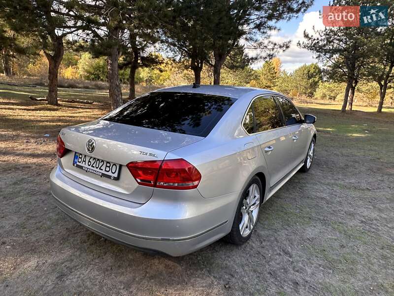 Седан Volkswagen Passat 2012 в Кропивницком