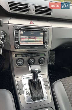 Седан Volkswagen Passat 2009 в 