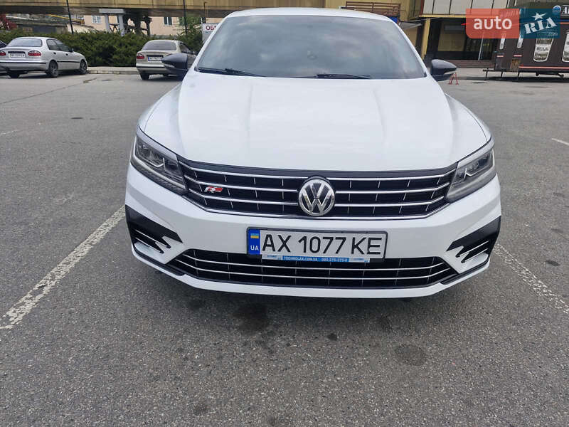 Седан Volkswagen Passat 2016 в Харькове