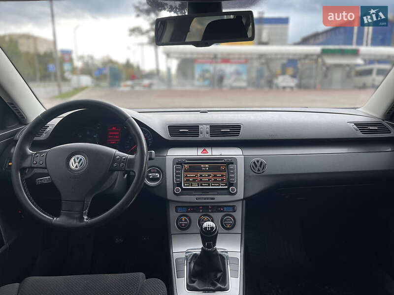 Универсал Volkswagen Passat 2006 в Киеве