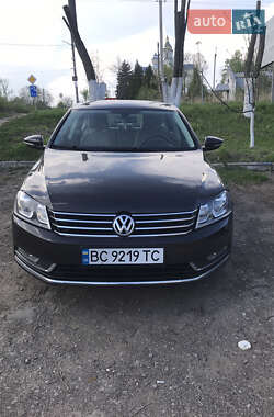 Седан Volkswagen Passat 2014 в Львове