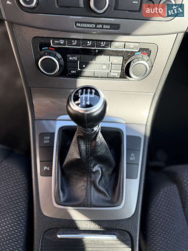 Универсал Volkswagen Passat 2010 в Ровно фото 19 Универсал Volkswagen Passat 2010 в Ровно