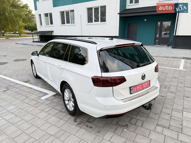 Универсал Volkswagen Passat 2022 в Вараше