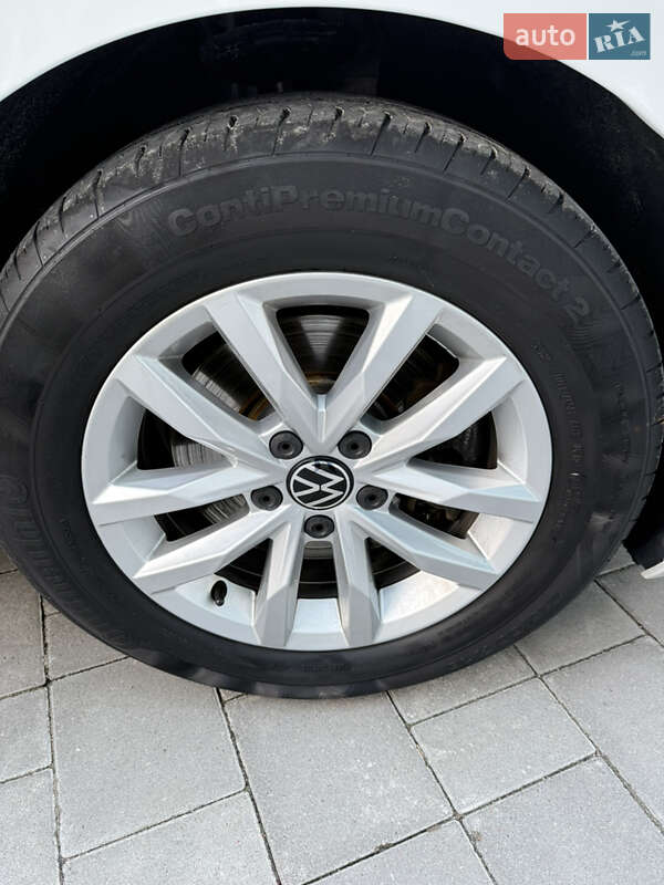 Универсал Volkswagen Passat 2022 в Вараше