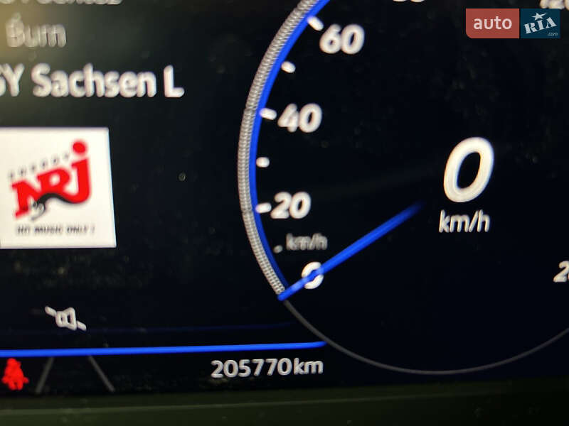 Универсал Volkswagen Passat 2022 в Вараше