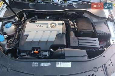 Универсал Volkswagen Passat 2010 в 
